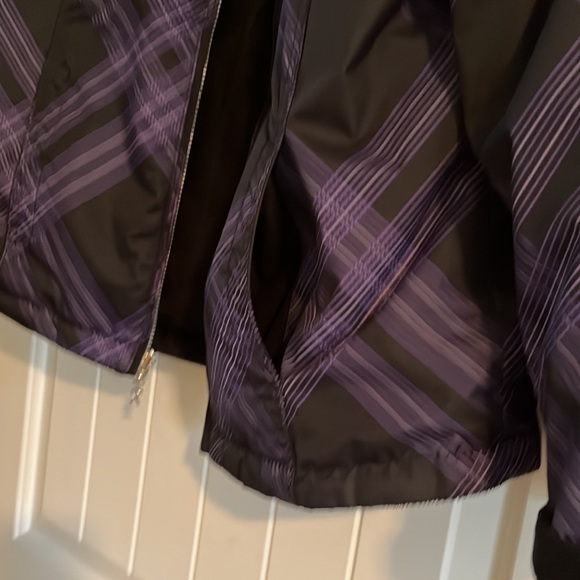 ZERO XPOSUR BLACK PURPLE PUFFER JACKET COAT - MEDIUM - Picture 3 of 3